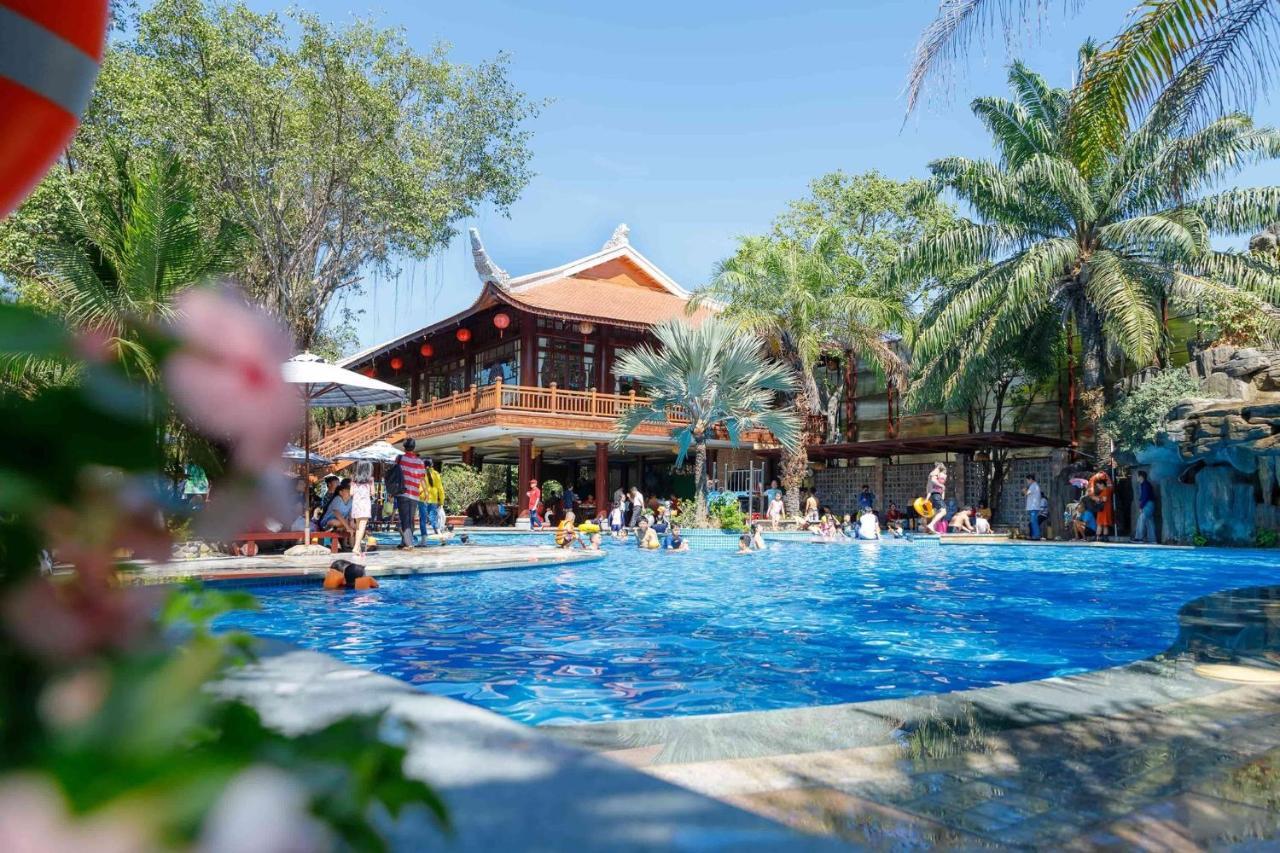 Phuong Nam Resort Thuan An Exterior photo