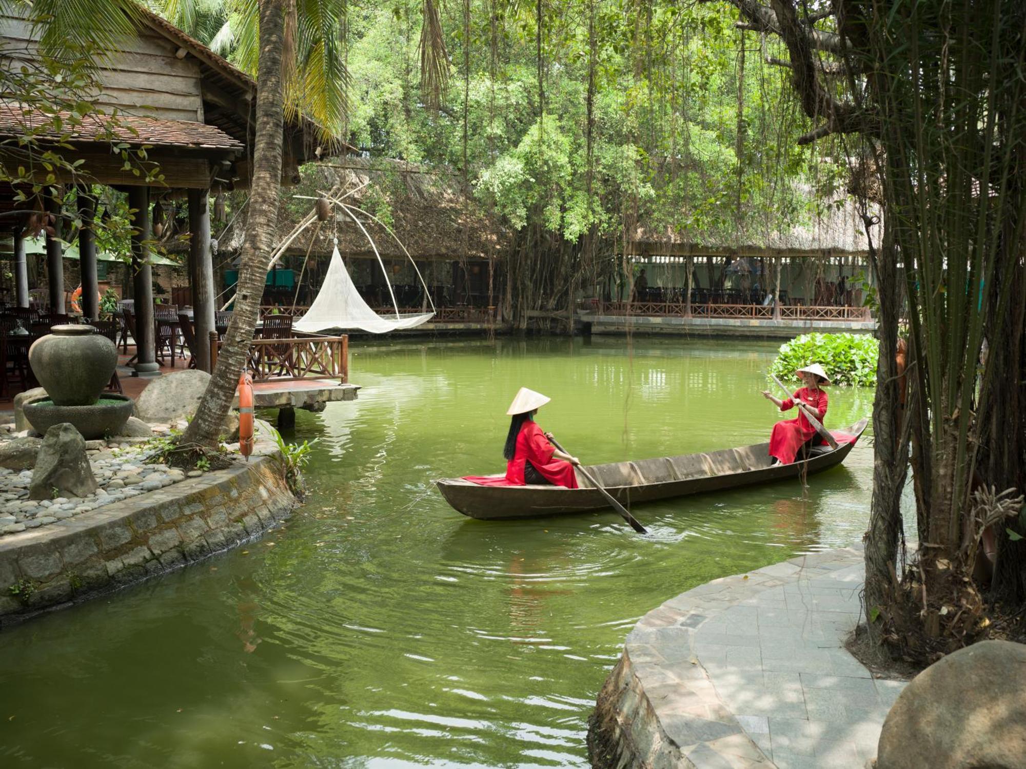 Phuong Nam Resort Thuan An Exterior photo