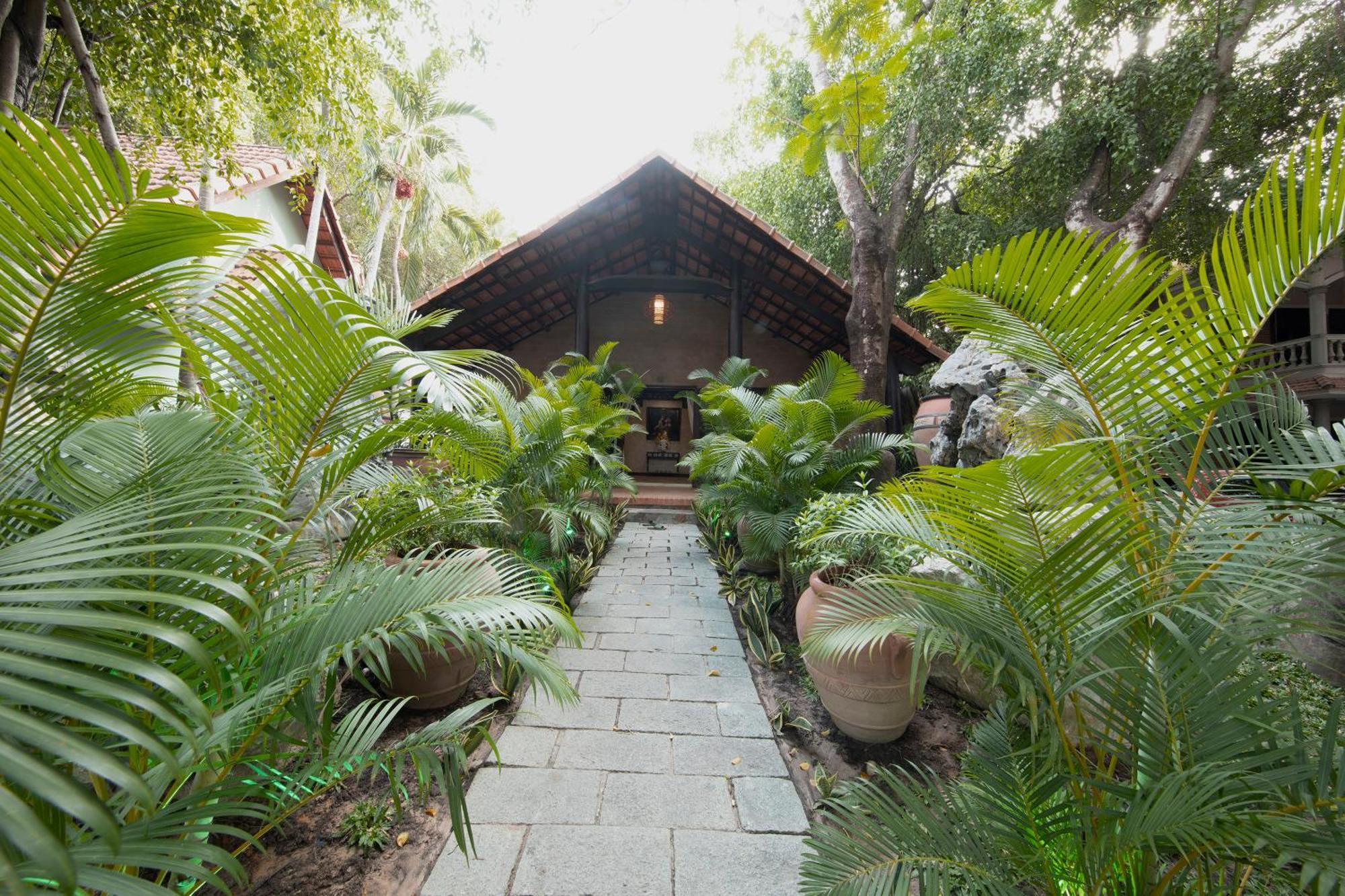 Phuong Nam Resort Thuan An Exterior photo